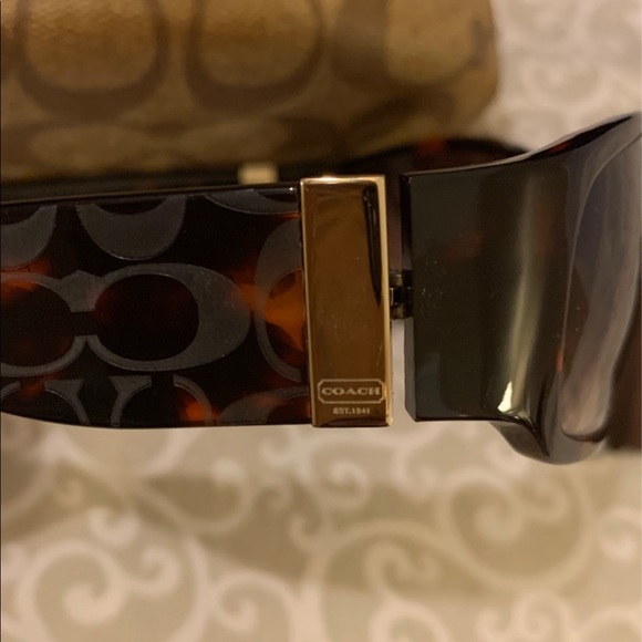 Brand New NWT Coach sunglasses 🕶.  With case - Picture 5 of 11